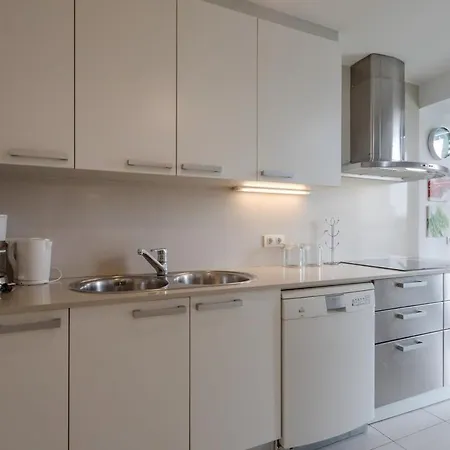 Seafront With Terrace 펜션 *