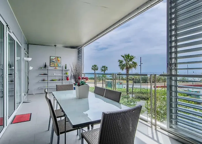 Seafront With Terrace بيت للعطل *
